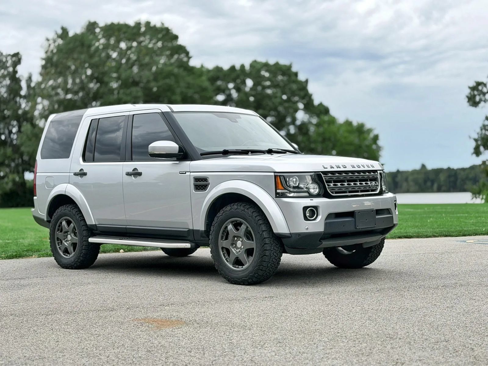 Used 2016 Land Rover LR4 HSE AWD/4WD image 19