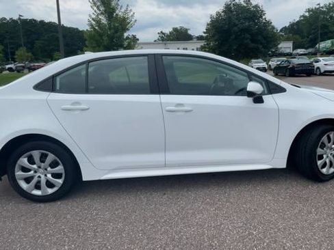 Certified 2024 Toyota Corolla LE FWD image 9