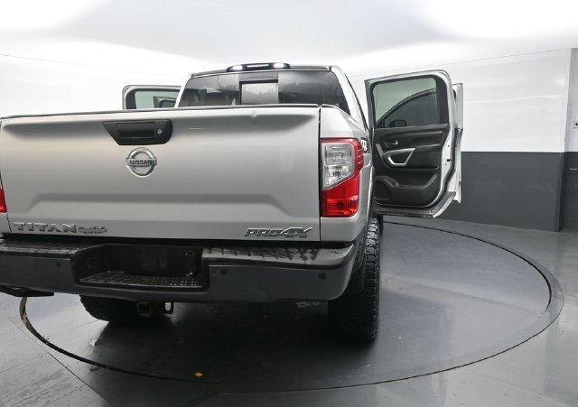 Used 2018 Nissan Titan PRO-4X w/ Pro-4x Convenience Package AWD/4WD image 44