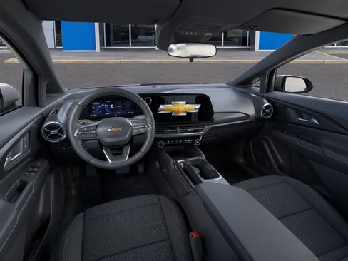 New 2026 Chevrolet Equinox EV LT image 39