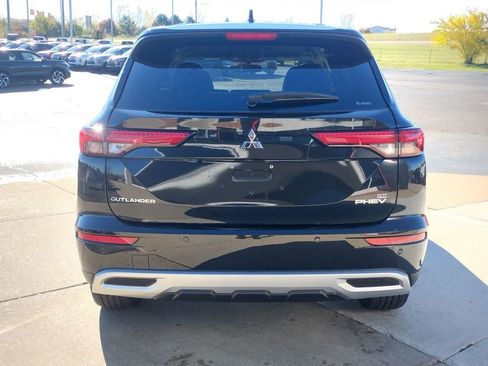 New 2025 Mitsubishi Outlander SE image 16