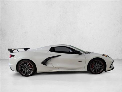 Used 2023 Chevrolet Corvette Stingray Premium Conv w/ Z51 Performance Package RWD image 4