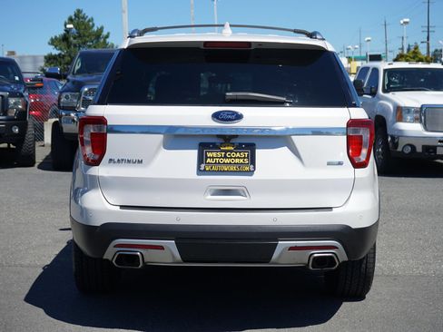 Used 2017 Ford Explorer Platinum AWD/4WD image 4