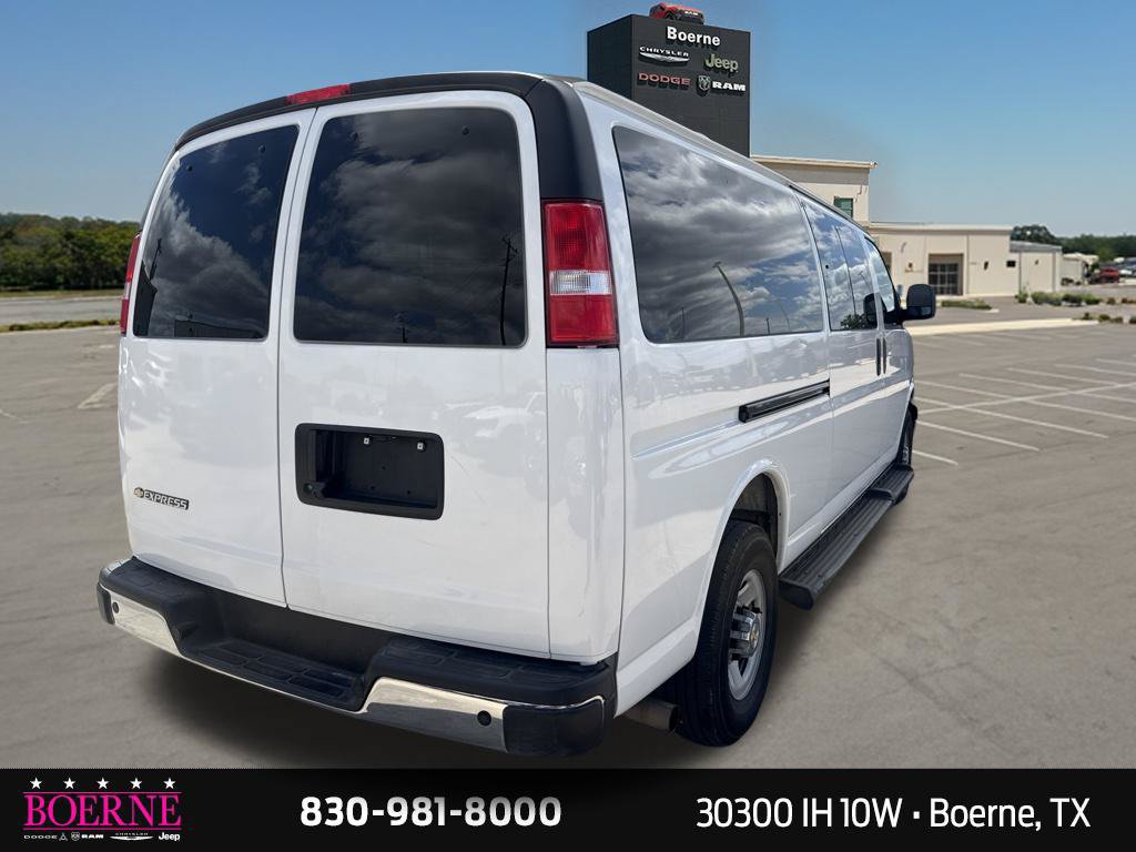 Used 2025 Chevrolet Express 3500 LT w/ LT Preferred Equipment Group RWD image 12