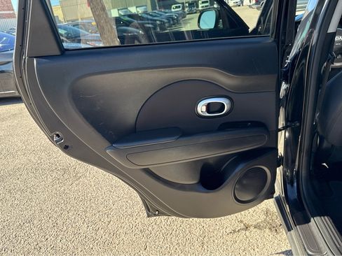 Used 2016 Kia Soul Base 6A image 13