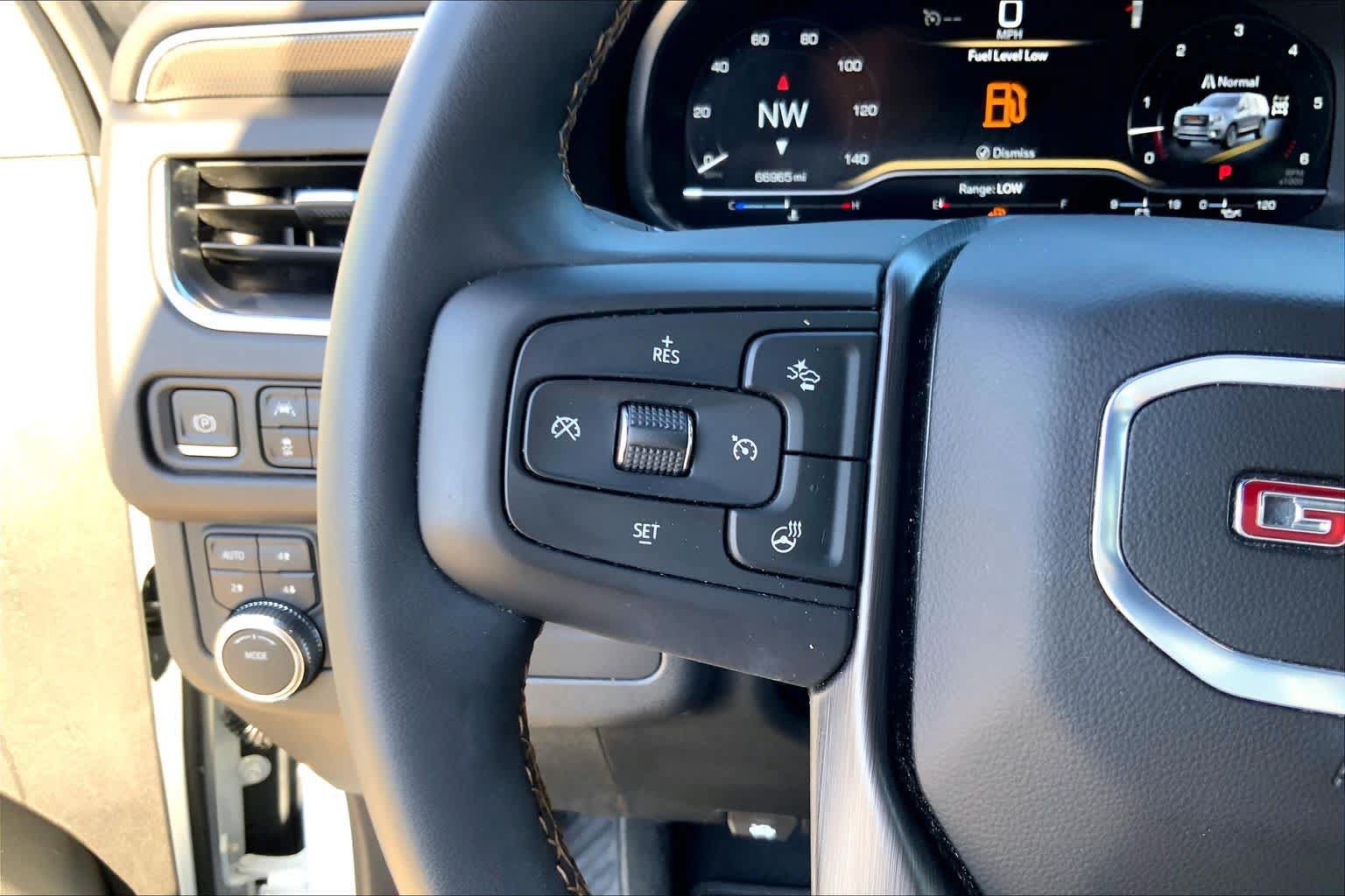Used 2024 GMC Yukon AT4 w/ Technology Package AWD/4WD image 23