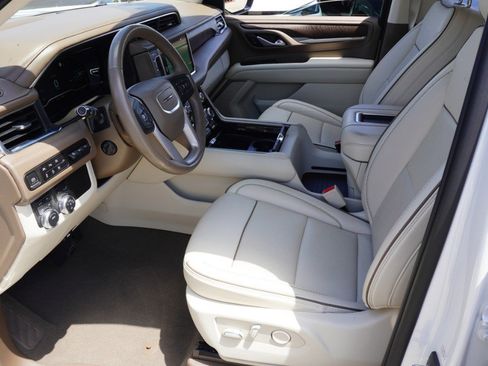 Used 2022 GMC Yukon Denali AWD/4WD image 12
