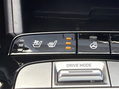 Used 2023 Hyundai Tucson Limited image 31