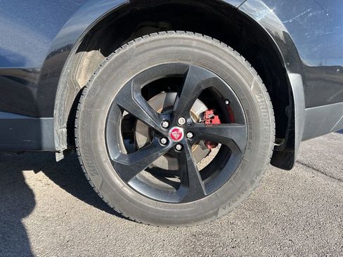 Used 2017 Jaguar F-PACE Premium image 8