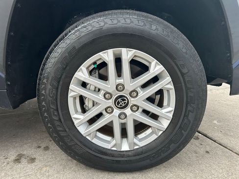 Used 2023 Toyota Tundra SR5 w/ SR5 Premium Package image 32