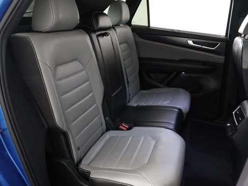 Used 2024 Volkswagen Atlas Cross Sport SEL AWD/4WD image 34