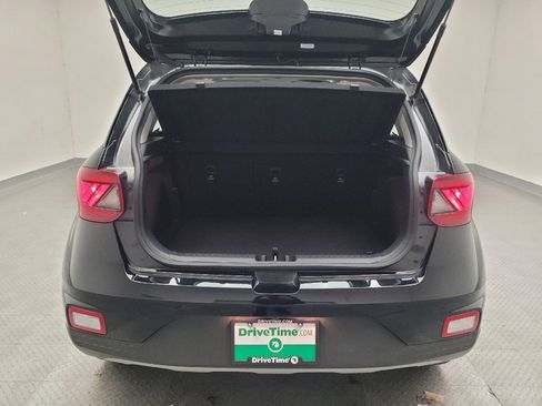 Used 2025 Hyundai Venue SEL image 29