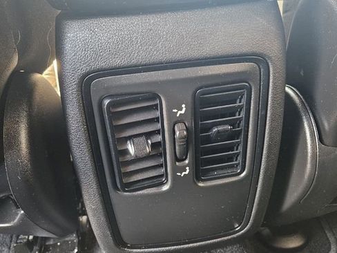 Used 2023 Dodge Durango SXT Launch Edition image 24