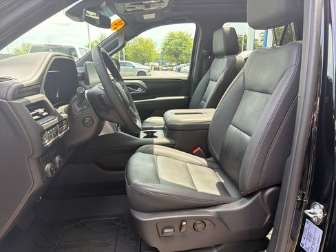 Used 2024 Chevrolet Tahoe Z71 w/ Luxury Package AWD/4WD image 16