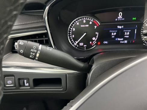 New 2025 Cadillac XT5 Luxury image 35