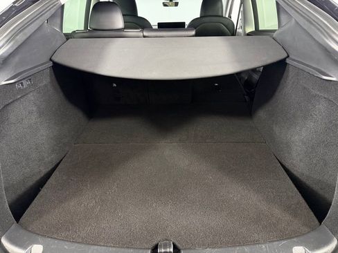 Used 2024 Tesla Model Y Long Range AWD/4WD image 33