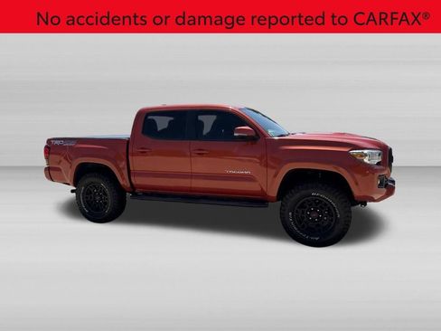 Used 2018 Toyota Tacoma TRD Sport w/ Technology Package AWD/4WD image 3