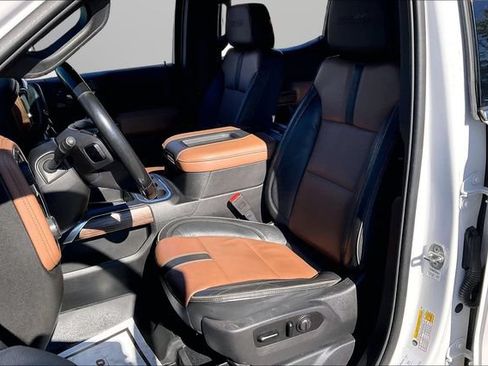 Used 2020 Chevrolet Silverado 1500 High Country w/ Technology Package AWD/4WD image 25