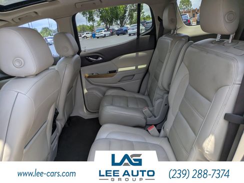 Used 2017 GMC Acadia Denali w/ Technology Package FWD image 12