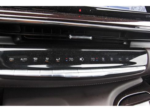 Used 2022 Cadillac Escalade Premium Luxury Platinum w/ Heavy-Duty Trailer Package image 25