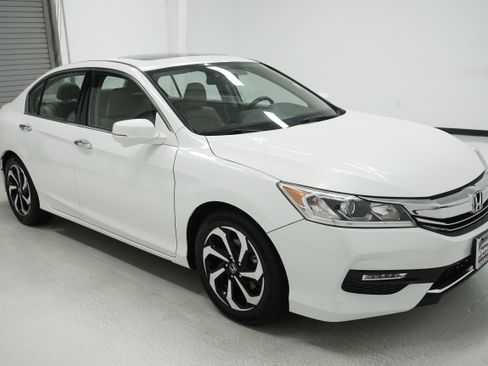 Used 2016 Honda Accord EX-L image 3