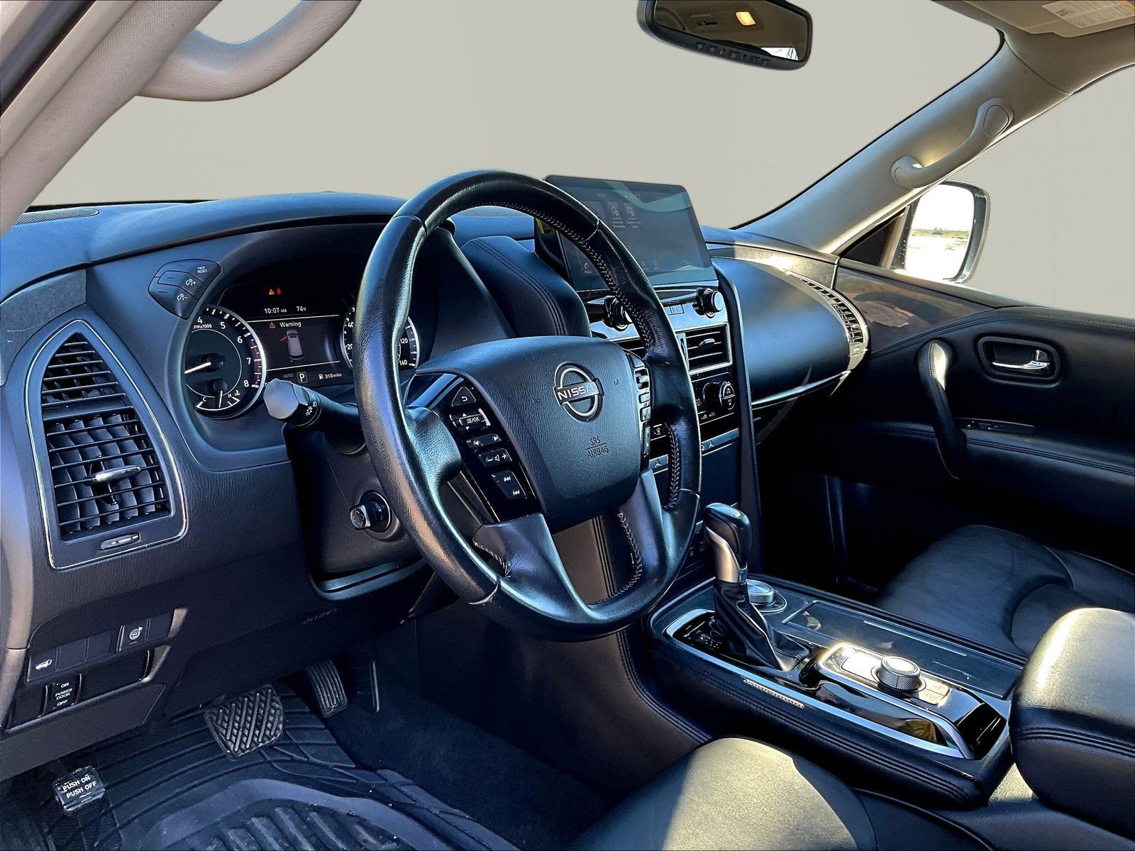 Used 2021 Nissan Armada SV w/ SV Appearance Package AWD/4WD image 17