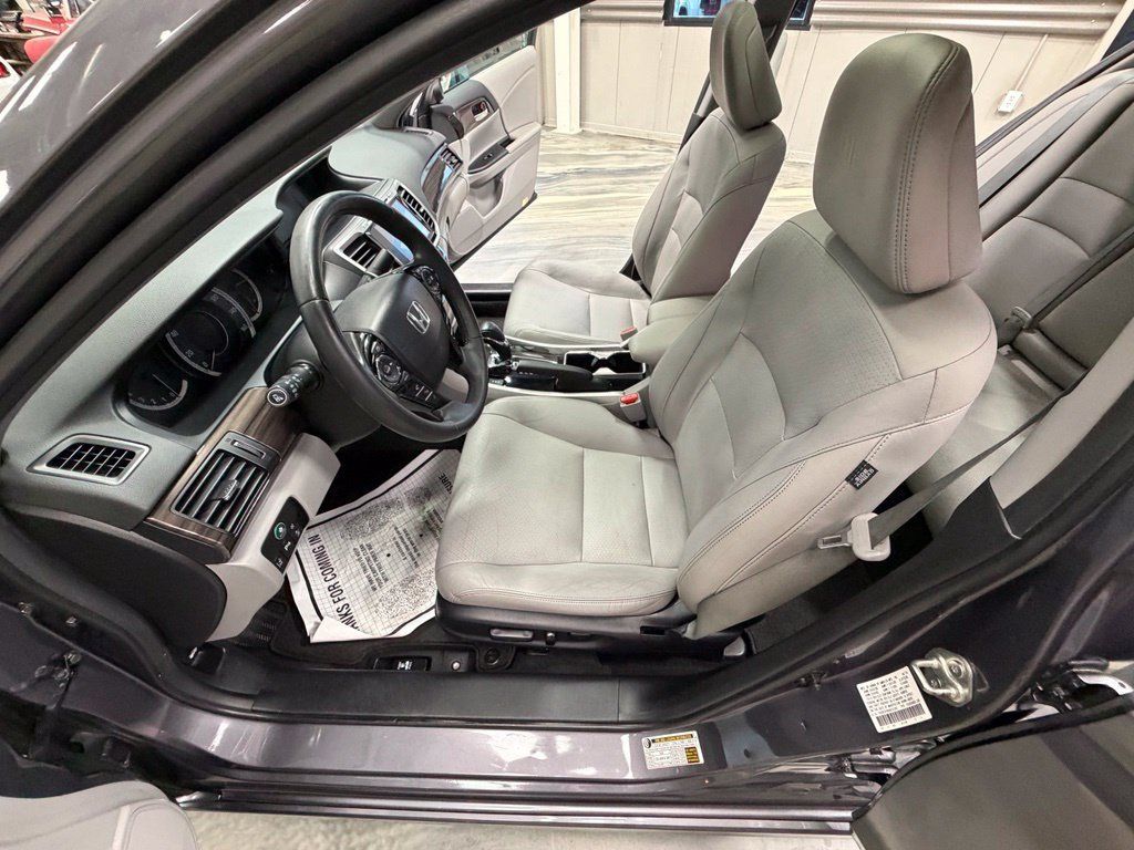 Used 2017 Honda Accord Touring image 59
