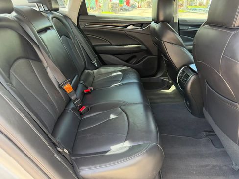 Used 2018 Buick LaCrosse Essence FWD image 17