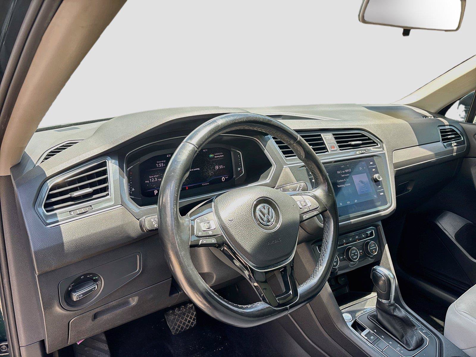 Used 2019 Volkswagen Tiguan SEL w/ 3rd Row Seat Package AWD/4WD image 9