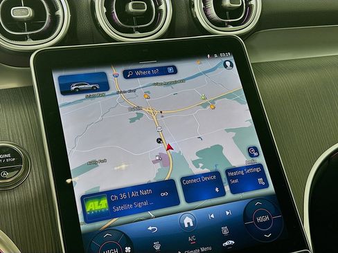 Certified 2026 Mercedes-Benz GLC 300 4MATIC image 17