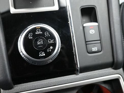 Used 2024 Mitsubishi Outlander SE image 31