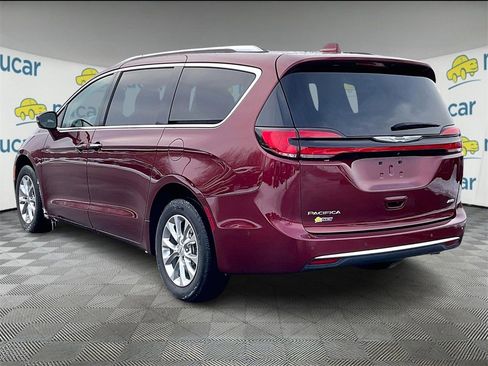 Used 2021 Chrysler Pacifica Touring-L w/ Premium & Safety Sphere Group image 4