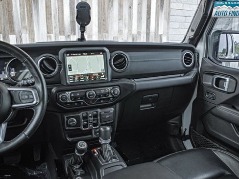 Used 2022 Jeep Wrangler Unlimited Sahara w/ Cold Weather Group AWD/4WD image 16