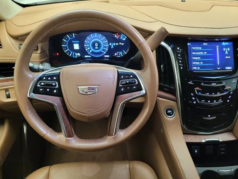 Used 2016 Cadillac Escalade Platinum image 22