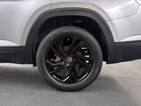 Used 2023 Volkswagen Atlas SE w/ Black Wheel Package FWD image 38