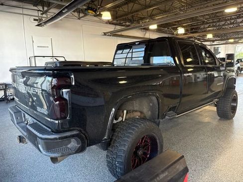 Used 2021 Chevrolet Silverado 2500 High Country w/ Z71 Off-Road Package AWD/4WD image 4