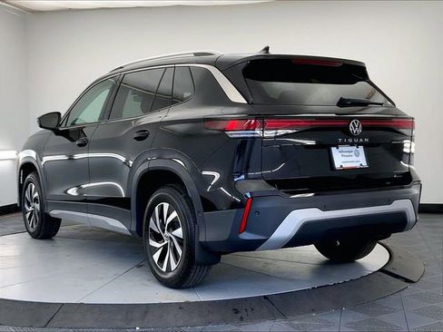 New 2026 Volkswagen Tiguan S AWD/4WD image 2