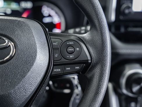 Used 2023 Toyota RAV4 LE image 27