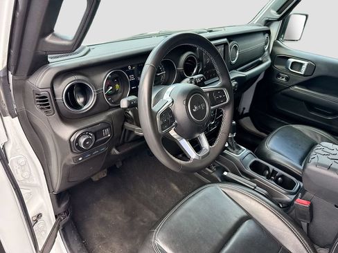 Used 2023 Jeep Wrangler Unlimited Sahara AWD/4WD image 10