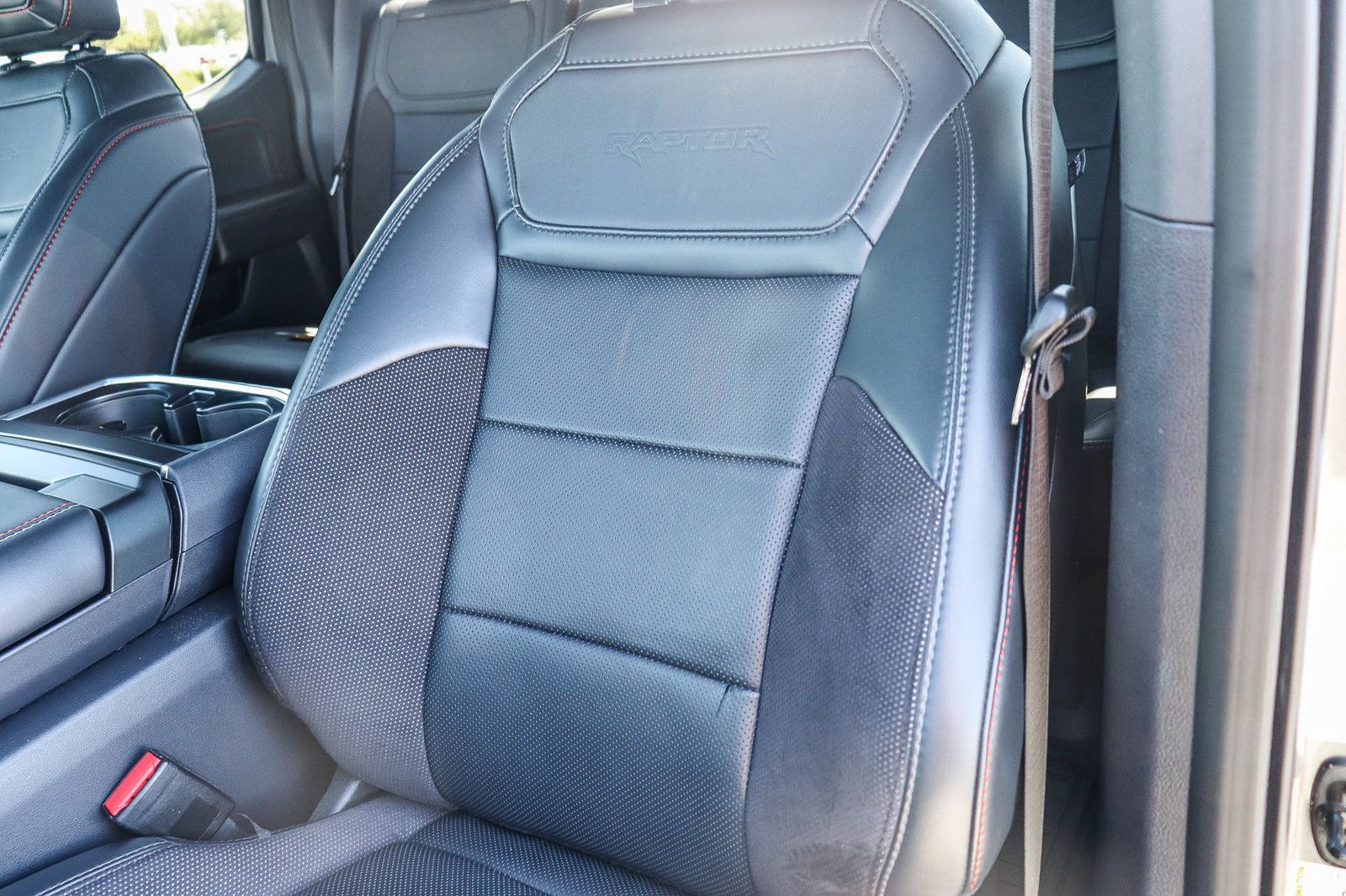 Used 2025 Ford F150 Raptor AWD/4WD image 27