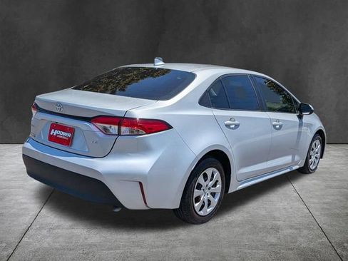 Used 2024 Toyota Corolla LE FWD image 4