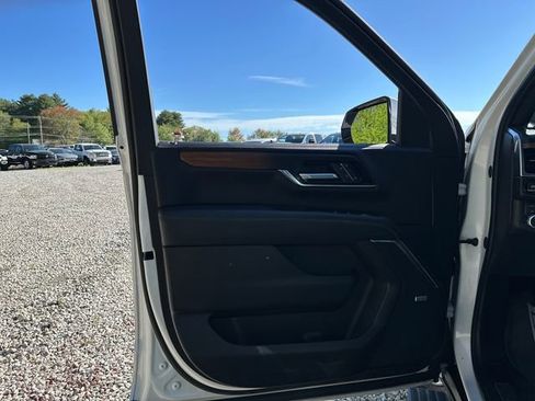 Used 2025 GMC Yukon XL Denali w/ Sun & Power Step Package AWD/4WD image 27