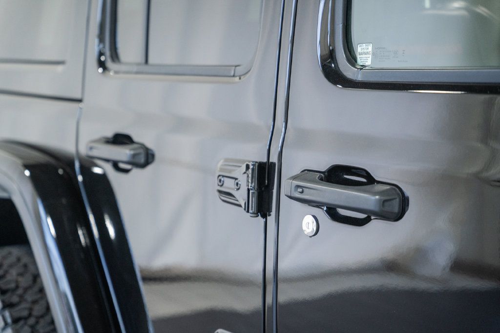 Used 2024 Jeep Wrangler Unlimited Rubicon AWD/4WD image 16