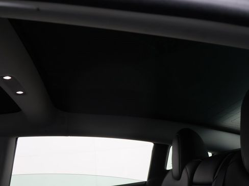 Used 2020 Tesla Model 3 Standard Range image 19