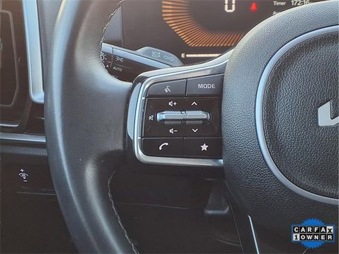 Used 2024 Kia Sorento S image 17