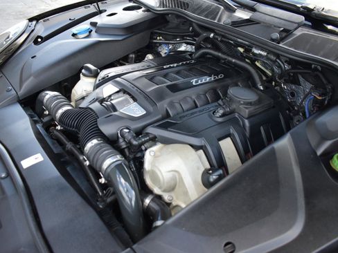 Used 2015 Porsche Cayenne Turbo image 52