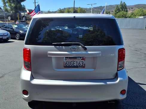 Used 2012 Scion xB FWD image 7