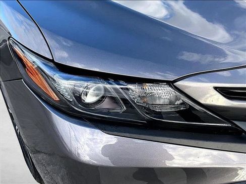 Used 2021 Toyota Camry SE image 30