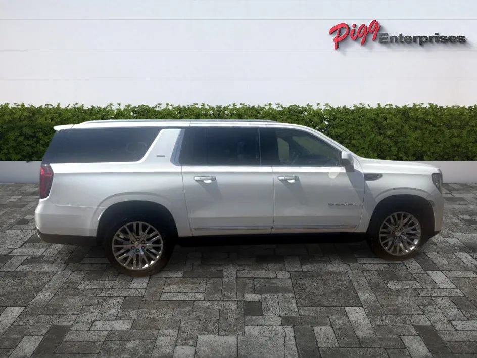 Used 2021 GMC Yukon XL Denali w/ Denali Premium Package AWD/4WD image 7