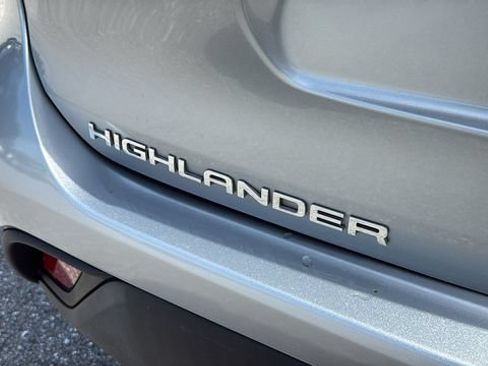 Used 2023 Toyota Highlander XLE FWD image 7